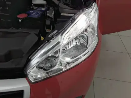 Photo 11 Peugeot 208  PureTech 68ch BVM5