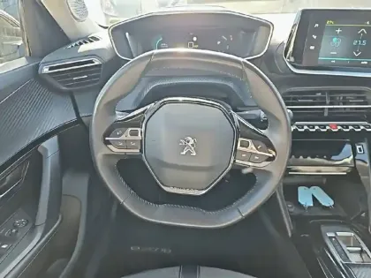 Photo 8 Peugeot 2008  Electrique 136 ch