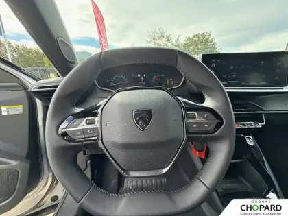 Photo 15 Peugeot 2008  Electrique 54 kWh 156 ch