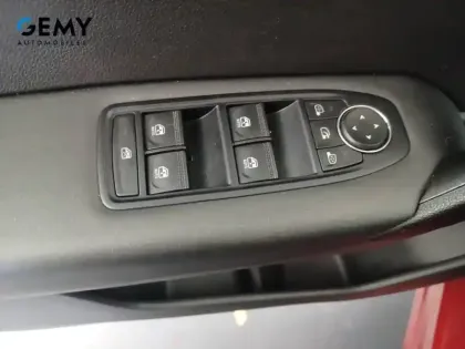 Photo 39 Renault Captur  TCe 90