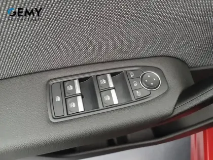 Photo 11 Renault Captur  E-Tech full hybrid 160 ch
