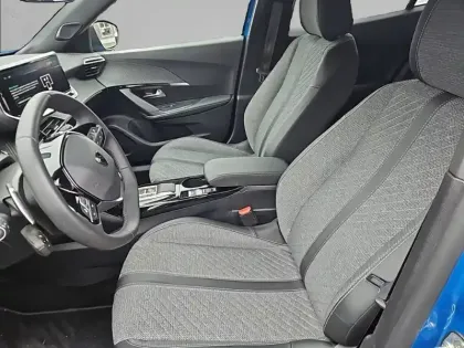Photo 10 Peugeot 2008  PureTech 130 S&S EAT8