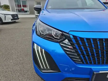 Photo 15 Peugeot 2008  PureTech 130 S&S EAT8