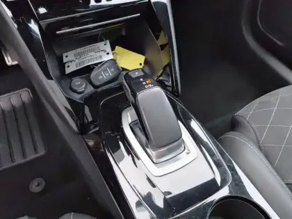 Photo 13 Peugeot 208  Electrique 50 kWh 136ch