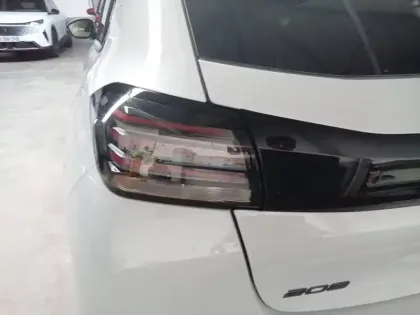 Photo 16 Peugeot 208  Hybrid 110 ch e-DCS6