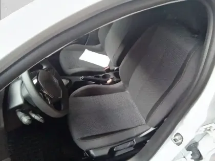 Photo 10 Peugeot 208  Hybrid 110 ch e-DCS6