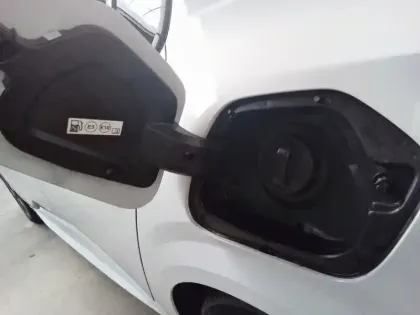 Photo 19 Peugeot 208  Hybrid 110 ch e-DCS6