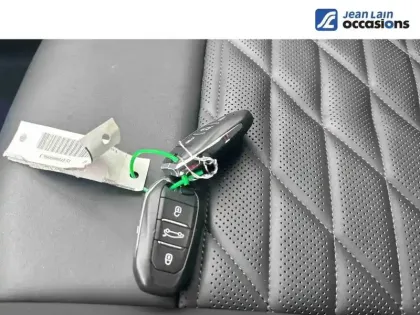 Photo 18 Peugeot 5008  Hybrid 136 e-DCS6