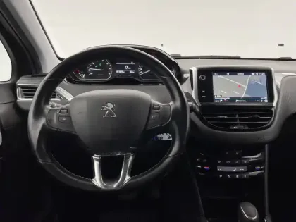 Photo 21 Peugeot 208  PureTech 110ch S&S EAT6