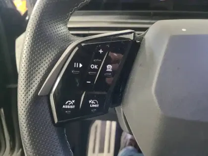 Photo 18 Peugeot 5008  Hybrid 145 ch e-DCS6
