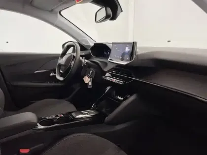 Photo 25 Peugeot 208  Hybrid 100 e-DCS6