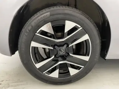 Photo 18 Peugeot 208  Hybrid 100 e-DCS6