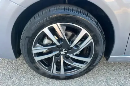 Photo 9 Peugeot 208  PureTech 100 S&S BVM6