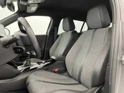 Photo 13 Peugeot 2008  PureTech 100 S&S BVM6