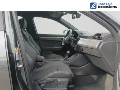Photo 17 Audi Q3  45 TFSIe 245 ch S tronic 6