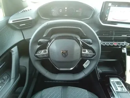 Photo 8 Peugeot 2008  Hybrid 110 ch e-DCS6