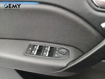 Photo 16 Renault Captur  E-Tech hybride rechargeable 160