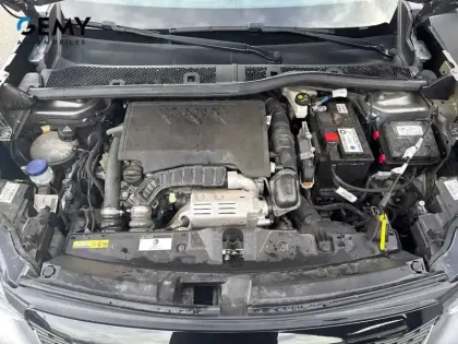Photo 11 Peugeot 2008  PureTech 130 S&S EAT8