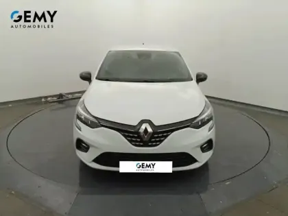 Photo 16 Renault Clio  E-Tech full hybrid 145