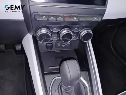 Photo 28 Renault Clio  E-Tech full hybrid 145