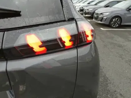 Photo 16 Peugeot 2008  PureTech 130 S&S EAT8