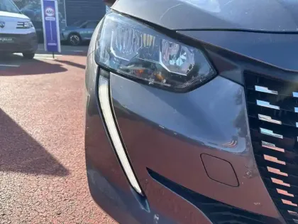 Photo 15 Peugeot 208  PureTech 130 S&S EAT8