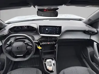 Photo 9 Peugeot 2008  Hybrid 145 ch e-DCS6