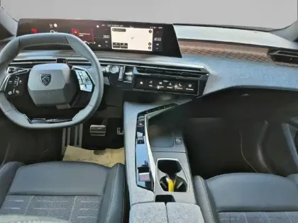 Photo 7 Peugeot 3008  Hybrid 145 e-DCS6