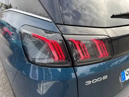 Photo 16 Peugeot 3008  PureTech 130ch S&S EAT8