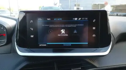 Photo 20 Peugeot 2008  PureTech 100 S&S BVM6