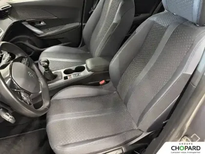 Photo 10 Peugeot 2008  PureTech 130 S&S BVM6