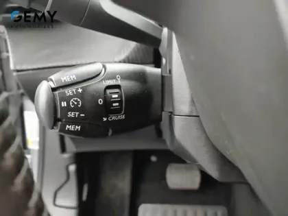 Photo 15 Peugeot 2008  Electrique 136 ch