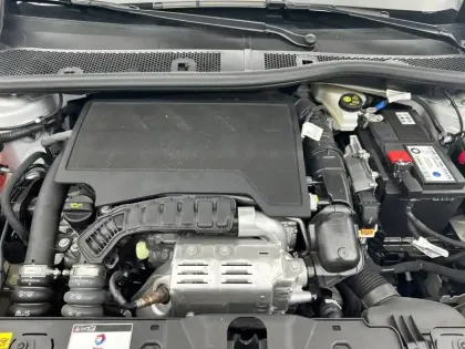 Photo 58 Peugeot 2008  PureTech 130 S&S EAT8
