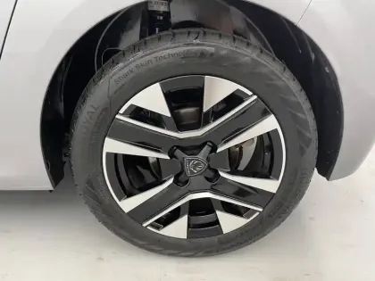Photo 15 Peugeot 208  Hybrid 100 e-DCS6