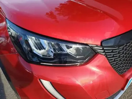 Photo 15 Peugeot 2008  PureTech 130 S&S BVM6