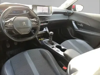 Photo 7 Peugeot 2008  PureTech 130 S&S BVM6