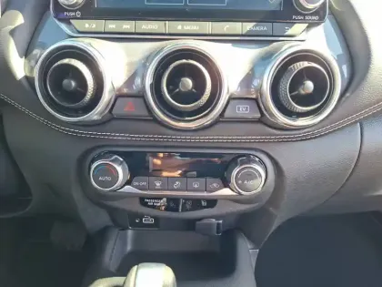 Photo 37 Nissan Juke  HYBRID 143