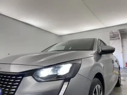 Photo 29 Peugeot 208  PureTech 75 S&S BVM5