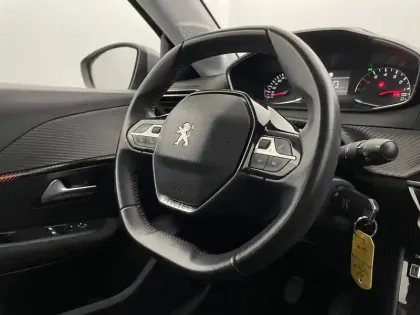 Photo 28 Peugeot 208  PureTech 75 S&S BVM5