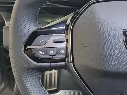 Photo 46 Peugeot 408  Hybrid 145 e-DCS6