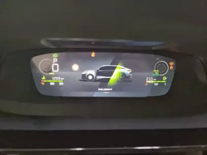 Photo 33 Peugeot 408  Hybrid 145 e-DCS6