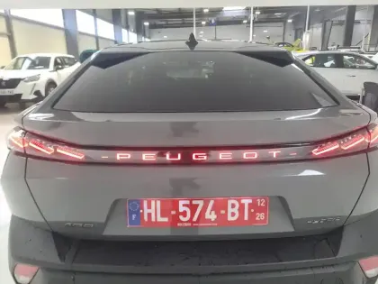 Photo 23 Peugeot 408  Hybrid 145 e-DCS6