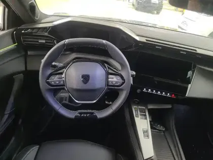Photo 10 Peugeot 408  Hybrid 145 e-DCS6