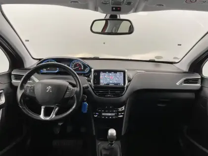 Photo 27 Peugeot 2008  BlueHDi 100ch S&S BVM6