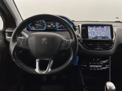 Photo 21 Peugeot 2008  BlueHDi 100ch S&S BVM6