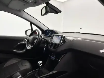 Photo 25 Peugeot 2008  BlueHDi 100ch S&S BVM6