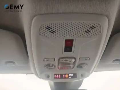 Photo 16 Peugeot 208  PureTech 100 S&S BVM6