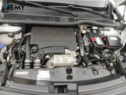 Photo 11 Peugeot 2008  PureTech 100 S&S BVM6