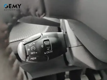 Photo 15 Peugeot 2008  PureTech 100 S&S BVM6