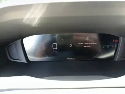 Photo 9 Peugeot 2008  Hybrid 145 ch e-DCS6